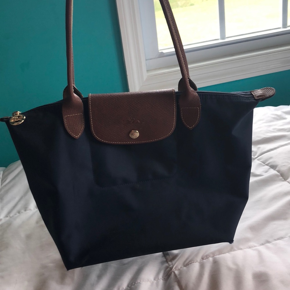 Longchamp size medium